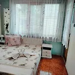 Quarto em Acomodações Particulares Rooms More *