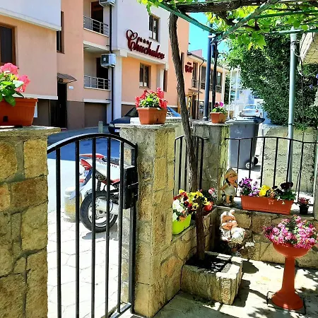 Homestay Rooms More *