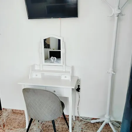 Homestay Rooms More