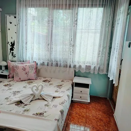 Homestay Rooms More *