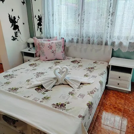 Rooms More *