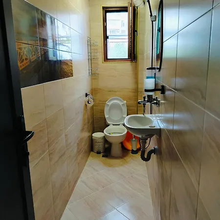 Rooms More Homestay