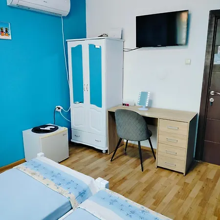 Rooms More Homestay
