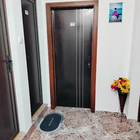 Rooms More *